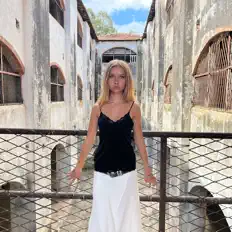 Escucha a ANNAZOE, mira videos musicales, lee su biografía, consulta las fechas de las gira y más.