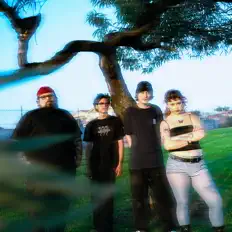 Escucha a Suenos, mira videos musicales, lee su biografía, consulta las fechas de las gira y más.