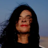 undefined을(를) 듣고, 뮤직 비디오를 보고, 약력을 읽고, 투어 일정 등을 확인하세요!