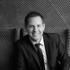 Josh Waltherを聴いたり、ミュージックビデオを鑑賞したり、経歴やツアー日程などを確認したりしましょう！