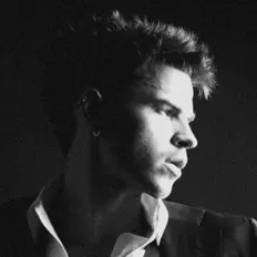 Listen to Stevie Howie, watch music videos, read bio, see tour dates & more!
