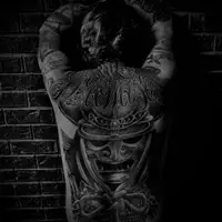 收听 undefined、观看音乐视频、阅读小传、查看巡演日期等 ！