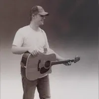 Luister naar undefined, bekijk muziekvideo's, lees de bio, bekijk de tourdata, en meer!