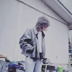 收听 Woz、观看音乐视频、阅读小传、查看巡演日期等 ！