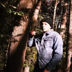 Dengarkan Brandon Bamba, tonton video musik, baca bio, lihat tanggal tur & lainnya!