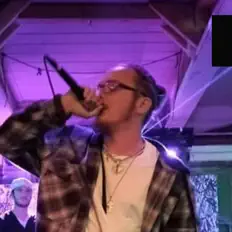 Escucha a Lil Valley, mira vídeos musicales, lee la biografía, consulta fechas de giras y mucho más.