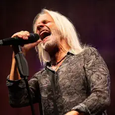 Escucha a Dan Lucas, mira videos musicales, lee su biografía, consulta las fechas de las gira y más.