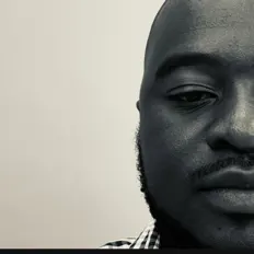 Escucha a John_J, mira videos musicales, lee su biografía, consulta las fechas de las gira y más.