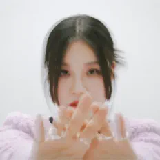 Dengarkan Sunnie, tonton video musik, baca bio, lihat tanggal tur & lainnya!