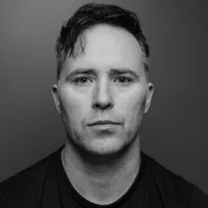 Tyler Bradley Walkerを聴いたり、ミュージックビデオを鑑賞したり、経歴やツアー日程などを確認したりしましょう！