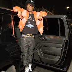 Escucha a Reem Mugga, mira vídeos musicales, lee la biografía, consulta fechas de giras y mucho más.