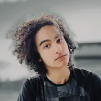 Ouça undefined, assista a videoclipes, leia a biografia, veja as datas das turnês e mais!