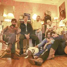 Ascolta Steel Saddle, guarda video musicali, leggi la biografia, vedi le date del tour & altro!