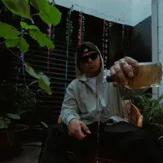 Poslechněte si interpreta Golden JP, sledujte hudební videa, přečtěte si životopis, podívejte se na data turné a další informace.