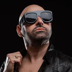 Federico Scavoを聴いたり、ミュージックビデオを鑑賞したり、経歴やツアー日程などを確認したりしましょう！