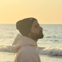 Ascolta undefined, guarda video musicali, leggi la biografia, vedi le date del tour & altro!