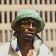 收听 JKing、观看音乐视频、阅读小传、查看巡演日期等 ！