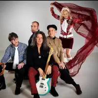 Ascolta undefined, guarda video musicali, leggi la biografia, vedi le date del tour & altro!