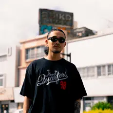 Dengarkan Axumi, tonton video musik, baca bio, lihat tanggal tur & lainnya!