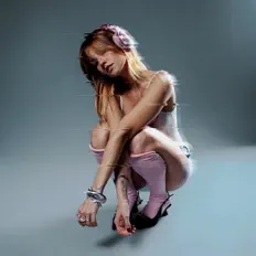 Ouça STRAWBRY, assista a videoclipes, leia a biografia, veja as datas das turnês e mais!