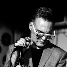 Escucha a Remi Rough, mira videos musicales, lee su biografía, consulta las fechas de las gira y más.