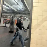 undefined dinle, müzik videolarını izle, biyografisini oku, tur tarihlerini ve daha fazlasını gör!