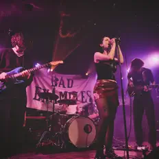 Escucha a Bad Examples, mira videos musicales, lee su biografía, consulta las fechas de las gira y más.