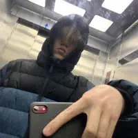 Poslechněte si interpreta undefined, sledujte hudební videa, přečtěte si životopis, podívejte se na data turné a další informace.