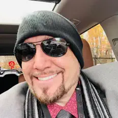 Posłuchaj wykonawcy Curtis Dove, obejrzyj teledyski, przeczytaj biografię, zobacz daty tras koncertowych i nie tylko!