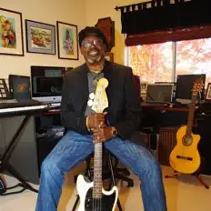 聆聽 1ricky Dee、觀看音樂影片、閱讀小傳、查看巡演日期等！