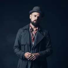 收听 Aman Dava、观看音乐视频、阅读小传、查看巡演日期等 ！