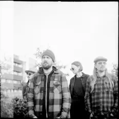 Poslechněte si interpreta Bring The Mourning On, sledujte hudební videa, přečtěte si životopis, podívejte se na data turné a další informace.