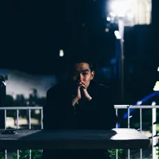 May.leeを聴いたり、ミュージックビデオを鑑賞したり、経歴やツアー日程などを確認したりしましょう！