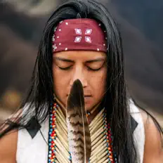 Escucha a Pakari, mira videos musicales, lee su biografía, consulta las fechas de las gira y más.