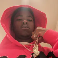 GG Dai सुनें, म्यूज़िक वीडियो देखें, बायो पढ़ें, दौरे की तारीखें और बहुत कुछ देखें!