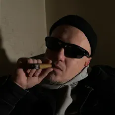 Ascolta MONИN, guarda video musicali, leggi la biografia, vedi le date del tour & altro!