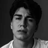 收听 undefined、观看音乐视频、阅读小传、查看巡演日期等 ！