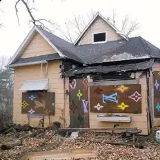 TRAPMYLOUISを聴いたり、ミュージックビデオを鑑賞したり、経歴やツアー日程などを確認したりしましょう！