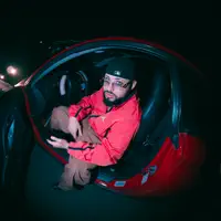 undefined dinle, müzik videolarını izle, biyografisini oku, tur tarihlerini ve daha fazlasını gör!