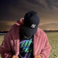 undefined을(를) 듣고, 뮤직 비디오를 보고, 약력을 읽고, 투어 일정 등을 확인하세요!