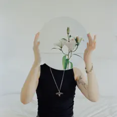 Écoutez Private Cinema, regardez des vidéoclips, lisez la biographie, consultez les dates de tournée et plus encore !