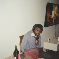 Rungano을(를) 듣고, 뮤직 비디오를 보고, 약력을 읽고, 투어 일정 등을 확인하세요!