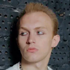 David Glads dinle, müzik videolarını izle, biyografisini oku, tur tarihlerini ve daha fazlasını gör!