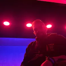 Dengarkan S3LIM, tonton video musik, baca bio, lihat tanggal tur & lainnya!