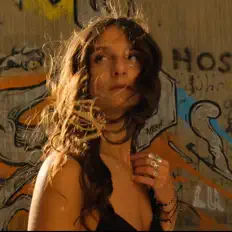 Ascolta Nadka B, guarda video musicali, leggi la biografia, vedi le date del tour & altro!