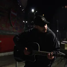 Jzvn을(를) 듣고, 뮤직 비디오를 보고, 약력을 읽고, 투어 일정 등을 확인하세요!