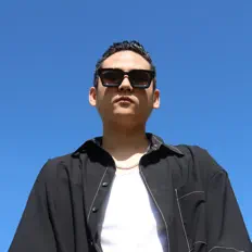 聆聽 Ryan Nam、觀看音樂影片、閱讀小傳、查看巡演日期等！