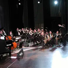 收听 Contemporary Jazz Orchestra、观看音乐视频、阅读小传、查看巡演日期等 ！