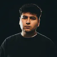 undefinedを聴いたり、ミュージックビデオを鑑賞したり、経歴やツアー日程などを確認したりしましょう！