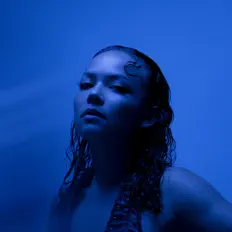 Listen to Caroline Alves, watch music videos, read bio, see tour dates & more!